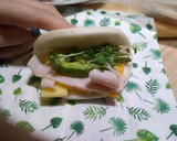 Foto del paso 3 de la receta: Bao buns rellenos con aguacate y quesos cheddar y cress (berro germinado)