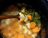 Tejszínes karalábéleves recept fázis 2 fotója