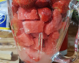 Foto del paso 5 de la receta: Agua de sandía, con fresa y limón