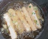 Foto langkah ke 4 dari resep Stik mendoan renyah.