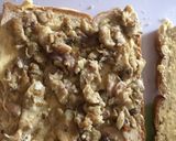 A picture of step 3 of Egg and sardine toasted bread.