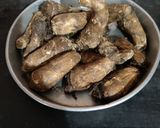 A picture of step 1 of Fry Masala Arbi.