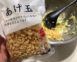 A picture of step 4 of Japanese pork and cabbage okonomiyaki (Butatama 豚玉お好み焼き).