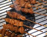 Foto langkah ke 6 dari resep Sate usus/ayam bumbu rujak.