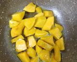 A picture of step 1 of Pumpkin soup.