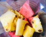 A picture of step 2 of Mixed fruit drink.