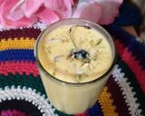 A picture of step 3 of Mangoes Milk shake.