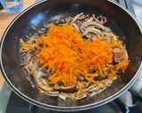 A picture of step 8 of Chinese Noodles with Porcini Mushrooms and Carrot.