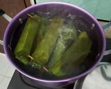 Foto langkah ke 6 dari resep Lontong Daun Pisang.