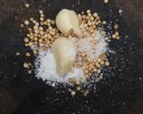 Foto langkah ke 1 dari resep Ayam goreng Ketumbar Bawang.