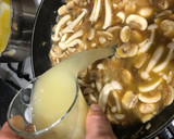 Foto del paso 6 de la receta: Solomillo de ternera en salsa de setas y puré de patata