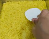Foto langkah ke 6 dari resep Lemper Kuning Ayam Pedas Manis.