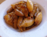 Foto del paso 9 de la receta: Calamares y salchichas encebollados al Oporto