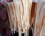 Une image de l'étape 1 de Tagliatelles fraîches maison au poulet champignons crème fraîche 😋.