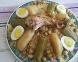 صورة لخطوة 4 من وصفة تريدة بالمرق الأبيض و الخضر