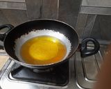 A picture of step 2 of Aloo ki tikki.