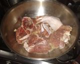 Foto del paso 2 de la receta: Medallones de pavita a la pimienta con alcachofa y yuca