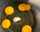Foto langkah ke 1 dari resep Egg Tofu Seaweet.