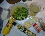 Foto langkah ke 1 dari resep Creamy Asparagus Soup.