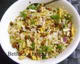 A picture of step 5 of Jhaal Muri.
