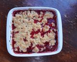 Une image de l'étape 5 de Crumble aux pommes et framboises.