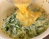 Cukkini tócsni, vagy fasírt recept fázis 3 fotója