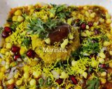 A picture of step 5 of Khichdi patties chaat.