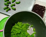 Foto langkah ke 2 dari resep Kue ulet ijo.