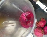 A picture of step 1 of Detoxify dragon fruit pop sticks.