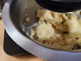 Glutén- és tejmentes képviselőfánk, pudingos krémmel,vegán habbal