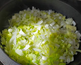 Foto del paso 2 de la receta: Sopa de merluza