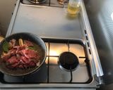Foto langkah ke 2 dari resep Tumisan Daging Tomat Hijau.