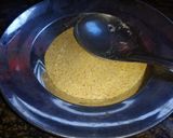 A picture of step 1 of रेडड उपमा.