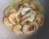 Foto langkah ke 3 dari resep Udang Bumbu Kunyit.