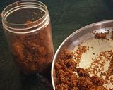 A picture of step 4 of Khajur pickle.