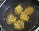 Foto del paso 5 de la receta: Fideos con albóndigas (La Dama y el Vagabundo)