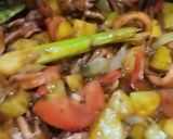 Foto langkah ke 4 dari resep Cumi kentang tumis mentega.