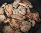 Foto langkah ke 2 dari resep Honey Garlic Pan Seared Chicken Breast.