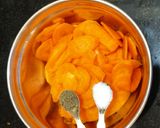 A picture of step 5 of Baked carrot chips.