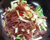 芹菜炒花枝的食譜步驟3照片