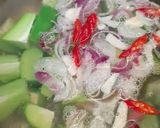 Foto langkah ke 2 dari resep Sayur Asem Belimbing Wuluh.