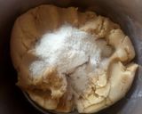 A picture of step 5 of Cookies roll.