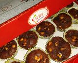 A picture of step 4 of Choco Chips Muffins no egg no butter no milkmaid.
