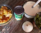 Foto del paso 1 de la receta: Pollo con rajas de poblano y elotes, en salsa de crema