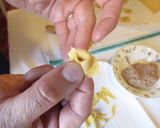 Foto del passaggio 17 della ricetta Tortellini più buoni del mondo
