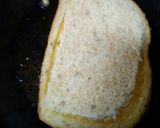 Foto del paso 5 de la receta Tortilla de huevo con marco de pan
