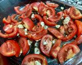 Foto del paso 1 de la receta Champiñones horneados con ajo y tomate