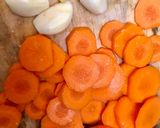 Foto langkah ke 1 dari resep Sayur Bening Bayam & Wortel 🥕🌿.
