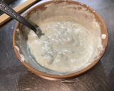 Une image de l'étape 2 de Sauce crème roquefort et persil.