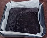 Foto langkah ke 3 dari resep Cream Cheese Marble Brownies.
